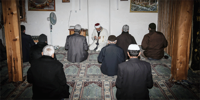 Cemaat bu camilere sadece ‘cuma ve bayramda’ geliyor