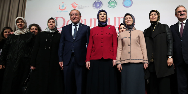 Sare Davutoğlu Bursa’daki sempozyumda konuşma yaptı