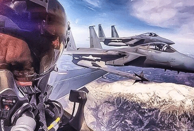Türk pilotun Suudi pilotlarla selfie’si