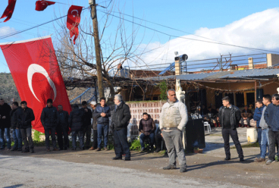 Şehit askerin evine ateş düştü!