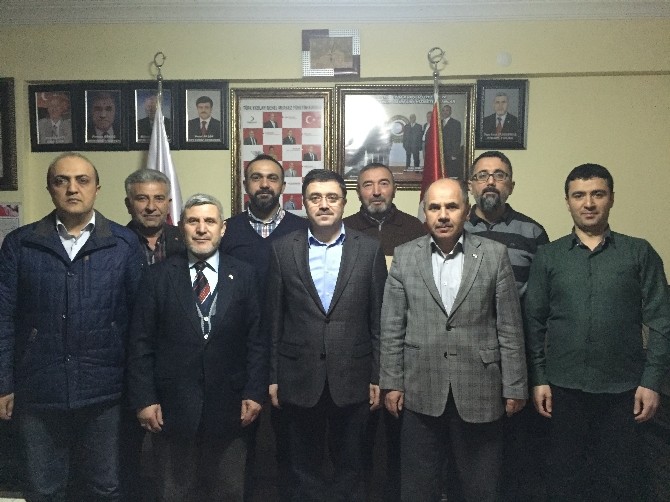 AK Parti Yozgat Milletvekili Yusuf Başer, Kızılay Yozgat Şubesini Ziyaret Etti