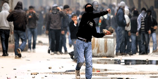 Yüzünü kapatıp polise taş atana 8.5 yıl hapis cezası