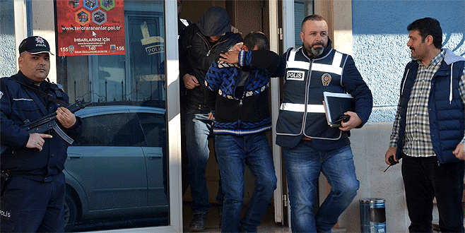 Bursa’da esnafı canından bezdiren hırsızlar yakalandı