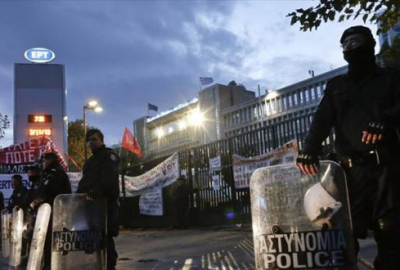 Anarşistler canlı yayını bastı