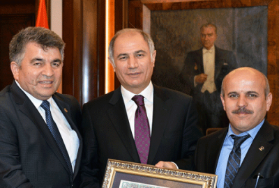 Büyükorhan’dan Ala’ya fahri hemşehrilik beratı