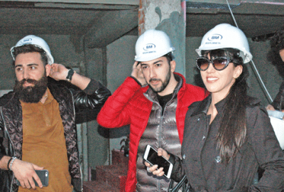 Baretini taktı, inşaatı gezdi