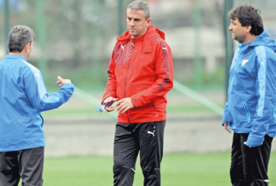 Hamza Hoca düşünceli