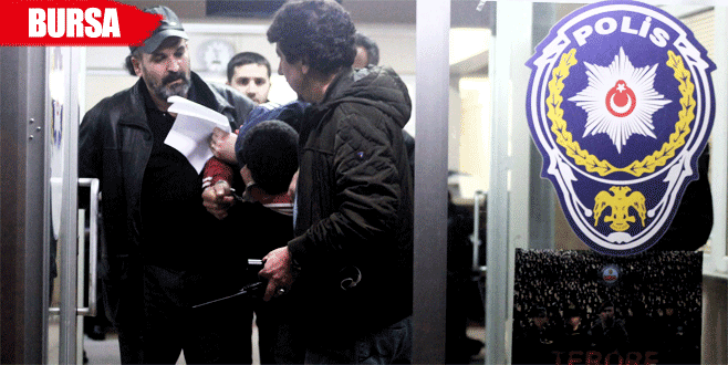 Emekli astsubayın evine giren hırsız yakayı ele verdi