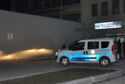 Eşini, 3 çocuğunu ve annesini evde rehin aldı