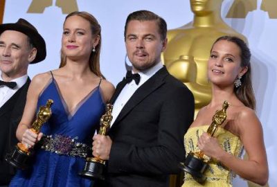 Leonardo DiCaprio beş kez aday olduktan sonra kazandığı Oscar ödülünü