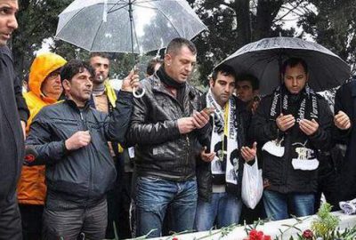 Arabesk müziğin öncü isimlerinden Müslüm Gürses, vefatının 3. yılında kabri
