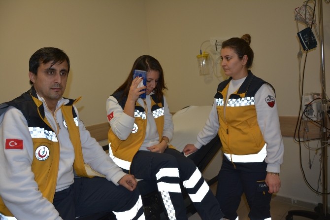 Alkollü Kadınlar Sağlık Ekiplerini Darp Etti