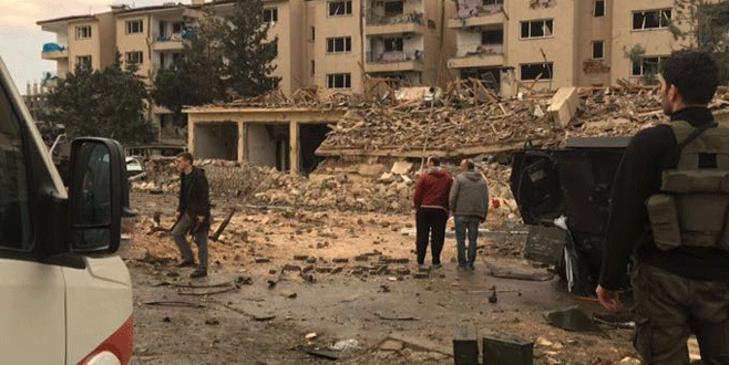 Polise bombalı saldırı: 2 şehit, 35 yaralı