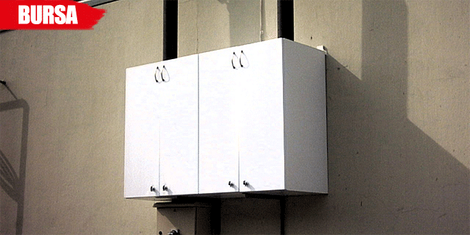 Evin anahtarını doğalgaz kutusu üzerine bıraktı ve…