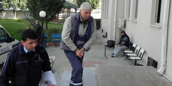 Cinsel organını göstererek taciz ediyordu, yakalandı