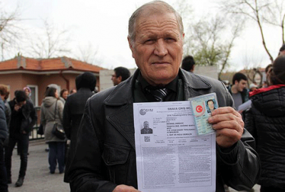 72 yaşındaki Şevki amcanın okuma aşkı