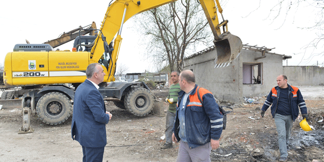 Hurdacıların boşalttıkları yerler temizleniyor