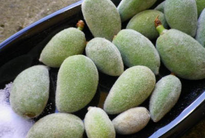 Çağla 15 liradan satılıyor