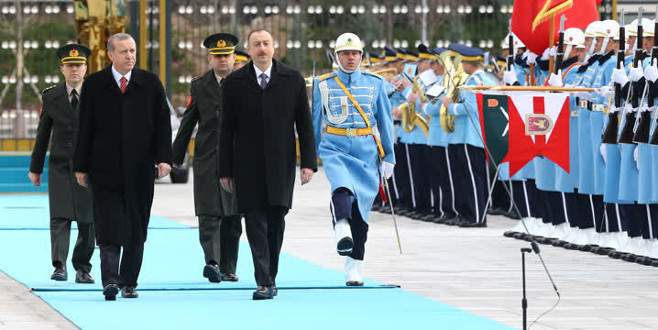 Aliyev tarihi zirve için Türkiye’de