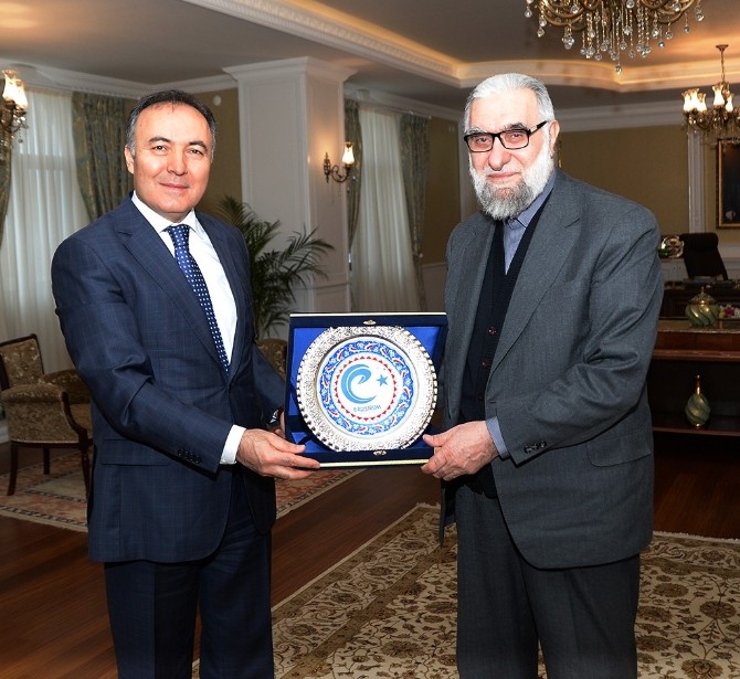 Reis-ül Hattatin Hasan Çelebi’den, Vali Altıparmak’a Ziyaret