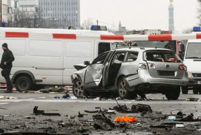 Berlin’de seyir halindeki araçta patlama!