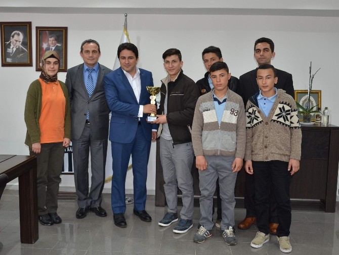 Dereceye Giren Öğrencilerden Başkan Kalın’a Ziyaret