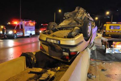 Hurdaya dönen otomobilden sağ çıktı