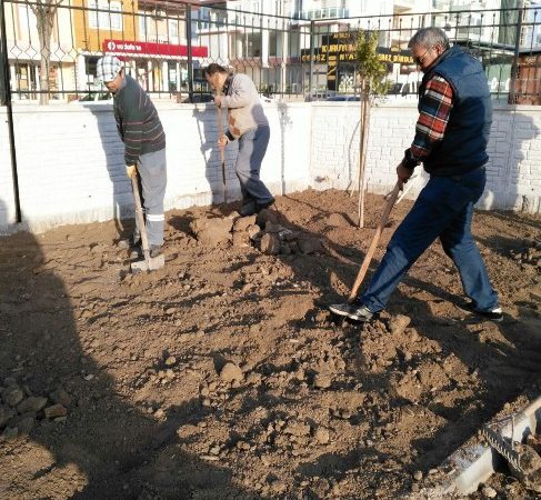 Gösterdiği ilgi ve alakayla ilçesindeki öğrencilerin sempatisini kazanan Kepez Belediye