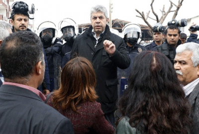 Polisten HDP’li vekile: Böyle bir günde halay mı çekilir?