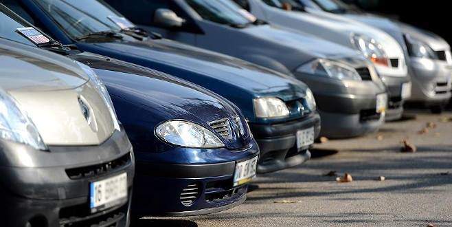 ‘İkinci el’de 15-25 bin liralık otomobiller yok satıyor