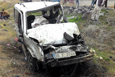 Düğün dönüşü kaza: 2 ölü, 9 yaralı