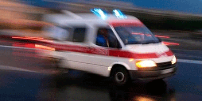 Polis aracı devrildi: 17 yaralı