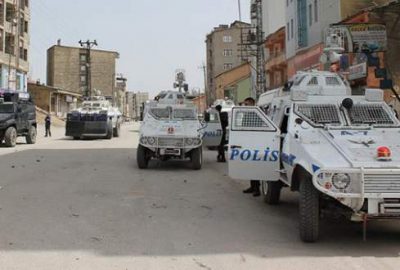 Hakkari’de emniyet ve öğretmenevine saldırı