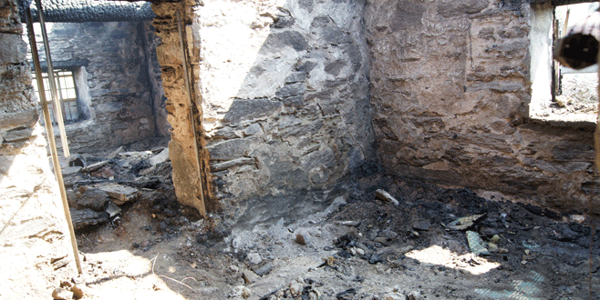 Çamaşır makinesi bomba gibi patladı!