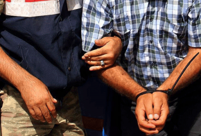 Pusula içinde şifreli bilgi taşırken yakalandılar