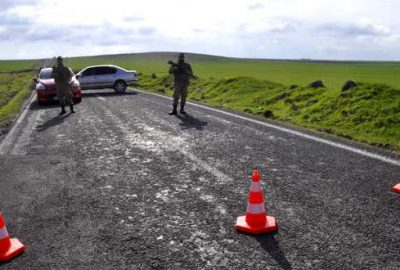 Askeri aracın geçişi sırasında patlama!