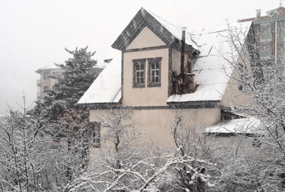 Mart kapıdan baktırdı!