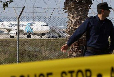 Mısır yolcu uçağı kaçırıldı!