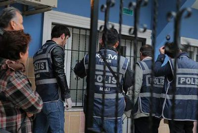 İzmir merkezli ‘Paralel Yapı’ operasyonu: 13 gözaltı