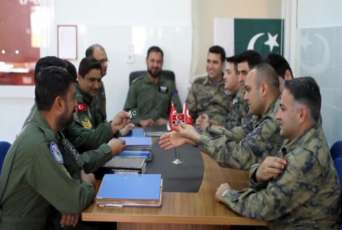 Pakistan Savunma Bakanlığı, Türk Hava Kuvvetleri’nde uzun yıllar temel jet