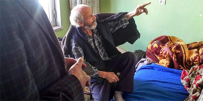 Eve kilitleyip, aç bıraktılar