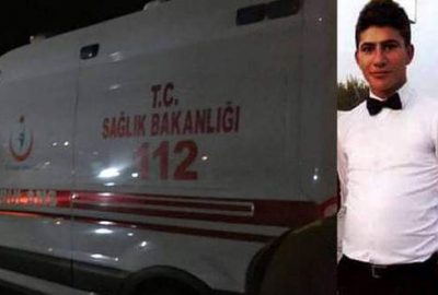 Rayların üzerinde sohbet ederken tren çarptı!