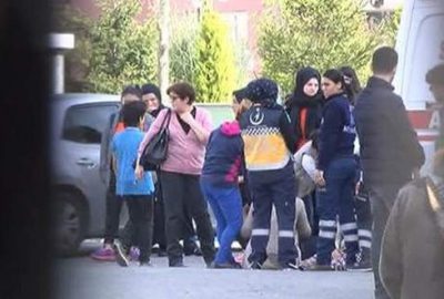 İki polis evlerinde ölü bulundu