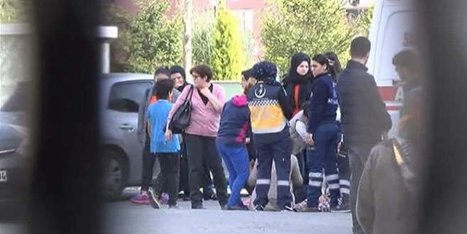 İki polis evlerinde ölü bulundu