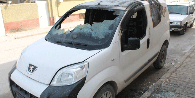 Bursa’da 3 araç kundaklandı