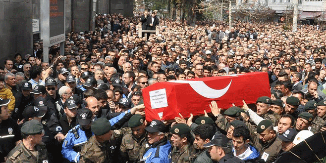 Şehitlere hazin veda