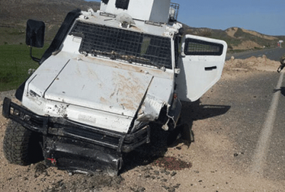 Polis aracına bombalı saldırı: 2 yaralı