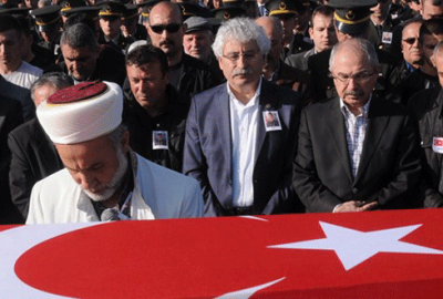 Şehit cenazesinde CHP’li vekile yumruklu saldırı