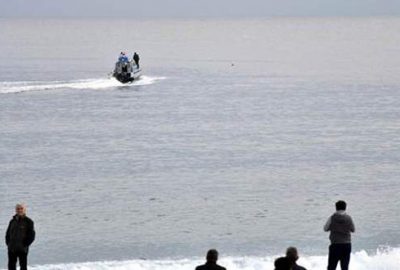 Annesini öldürdü, çırılçıplak denize koştu!