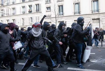 Polisle çatıştılar: 130 gözaltı